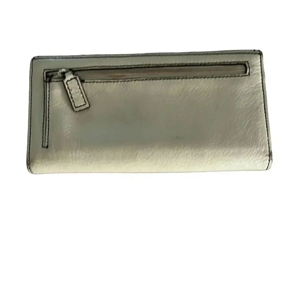 Beautiful Kate Landry wallet  - Picture 4 of 4